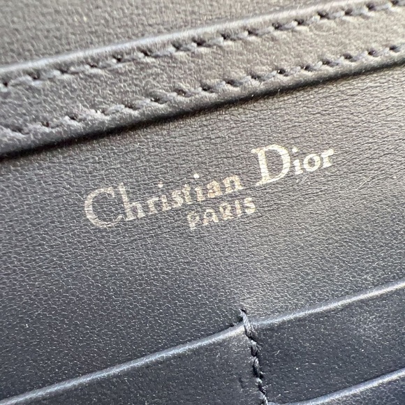 CHRISTIAN DIOR Metallic Patent Micro-Cannage Diorama Pouch - Picture 7 of 8